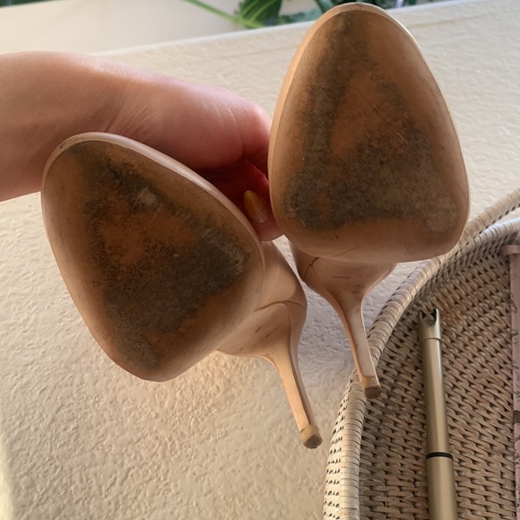 Zara Nude Pump with Gold Strap - Picture 5 of 6